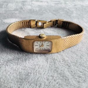 Vintage Ladies Bulova Gold Plated Watch